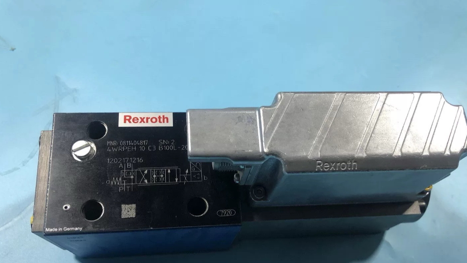 Rexroth 0811404817 Proportional Directional Valve 4WRPEH10C3B100L-2X/G24K0/F1M
